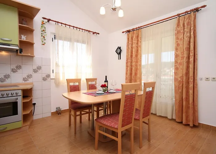 Apartment By The Sea Jelsa, Hvar - 196 Jelsa (Hvar)